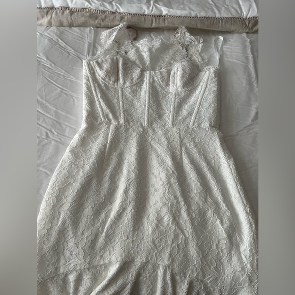 BCBGMaxAzria Bridal Clarissa Dress - Picture 6 of 14